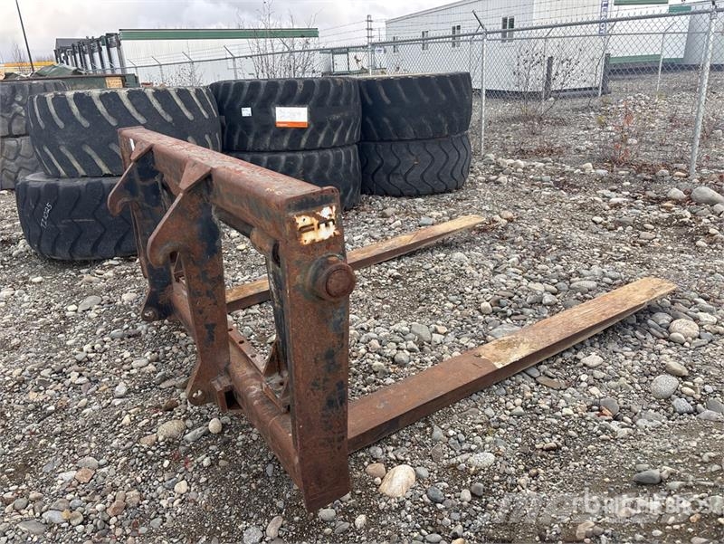94 in Q/C Wheel Loader Forks - Fits Volvo شوكات