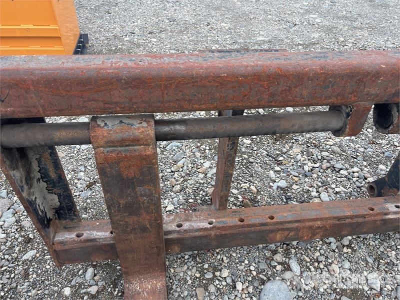 94 in Q/C Wheel Loader Forks - Fits Volvo شوكات