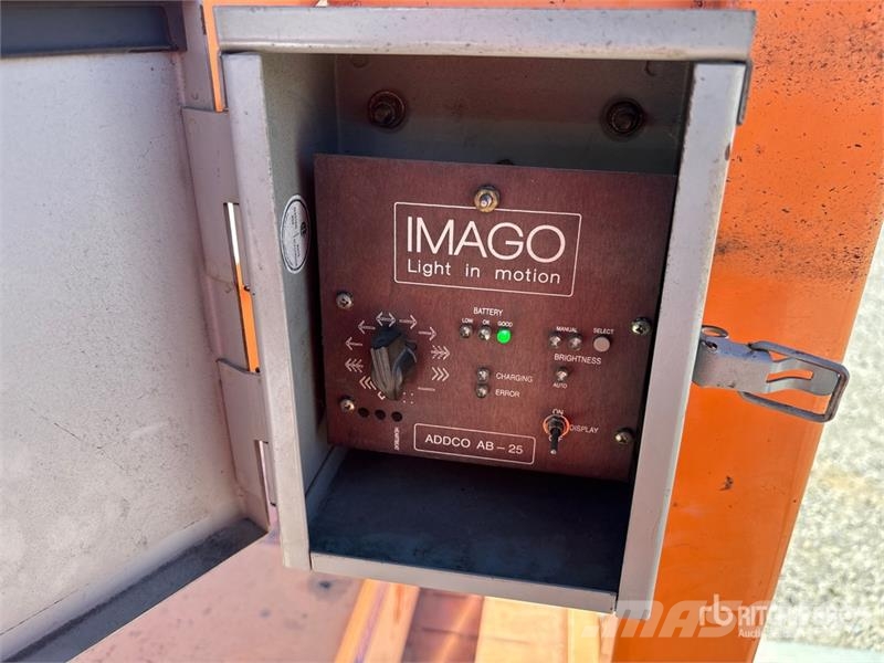 Addco AB25-10 Arrow Board Ostalo