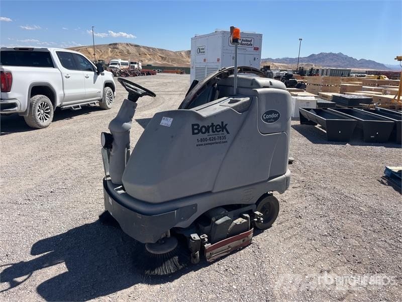 Advance Condor X4830C Ride-On Electric Floor Scrubber (Ino مقطورات أخرى