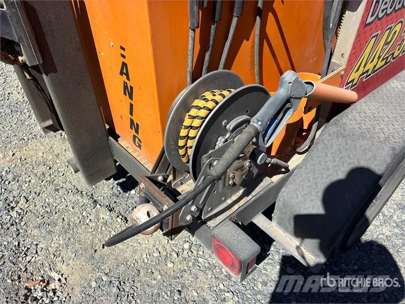 Advance Mechanical T/A Trash Bin Cleaning trailer Ostale prikolice