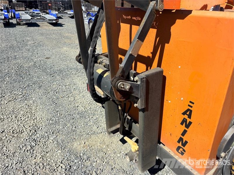 Advance Mechanical T/A Trash Bin Cleaning trailer Ostale prikolice