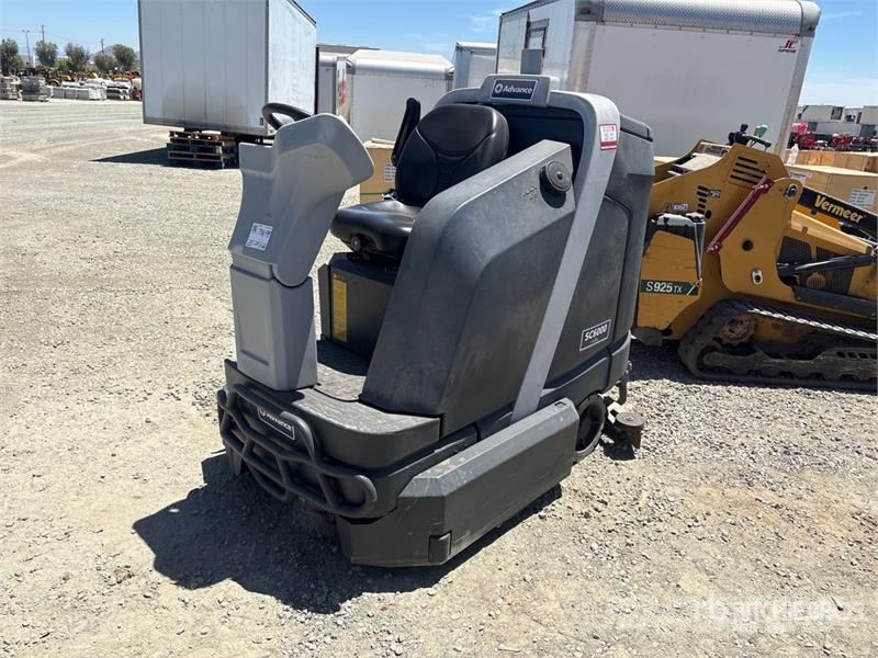 Advance SC6000 Ride-On Electric Floor Scrubber その他トレーラー