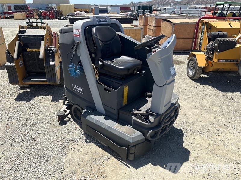 Advance SC6000 Ride-On Electric Floor Scrubber その他トレーラー