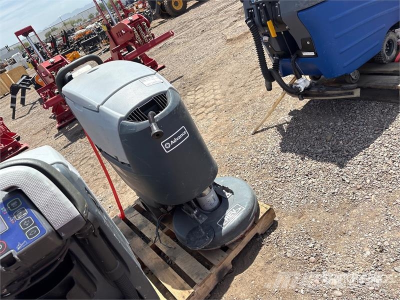Advance Walk-Behind Electric Floor Scrubber 其他拖車