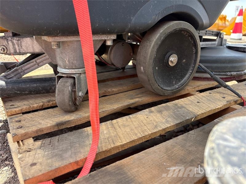 Advance Walk-Behind Electric Floor Scrubber 其他拖車