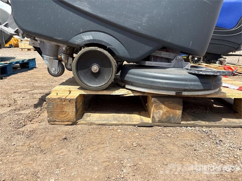 Advance Walk-Behind Electric Floor Scrubber 其他拖車