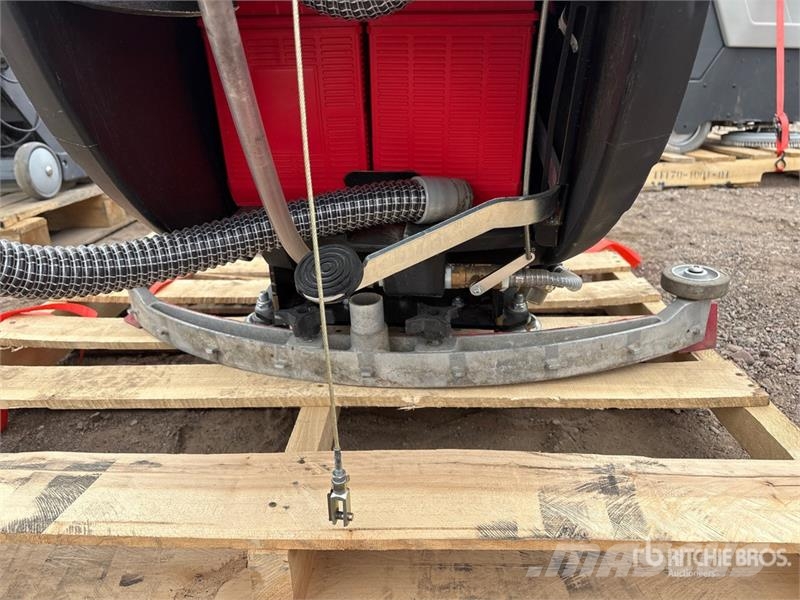 Advance Z26T Walk-Behind Electric Floor Scrubber 其他拖車