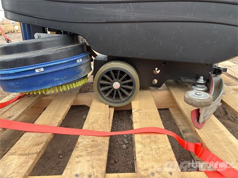 Advance Z26T Walk-Behind Electric Floor Scrubber 其他拖車