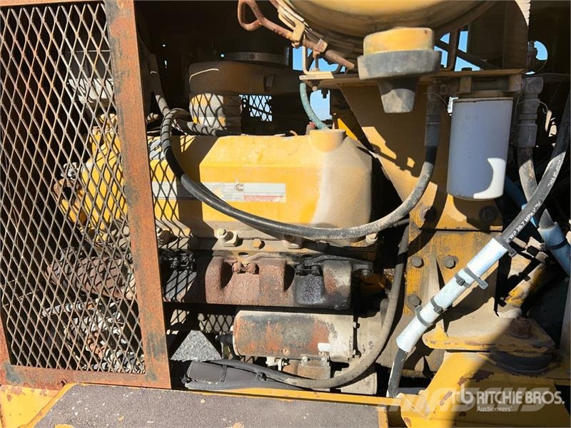 Ag-Chem Terragator 2200 gal 4x4 Off-Highway Rigid Water Tr Kamioni za vodu