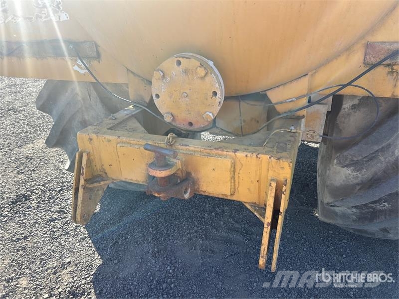 Ag-Chem Terragator 2200 gal 4x4 Off-Highway Rigid Water Tr Kamioni za vodu