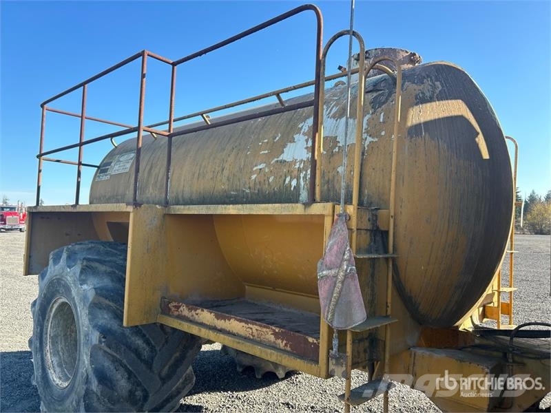 Ag-Chem Terragator 2200 gal 4x4 Off-Highway Rigid Water Tr Kamioni za vodu