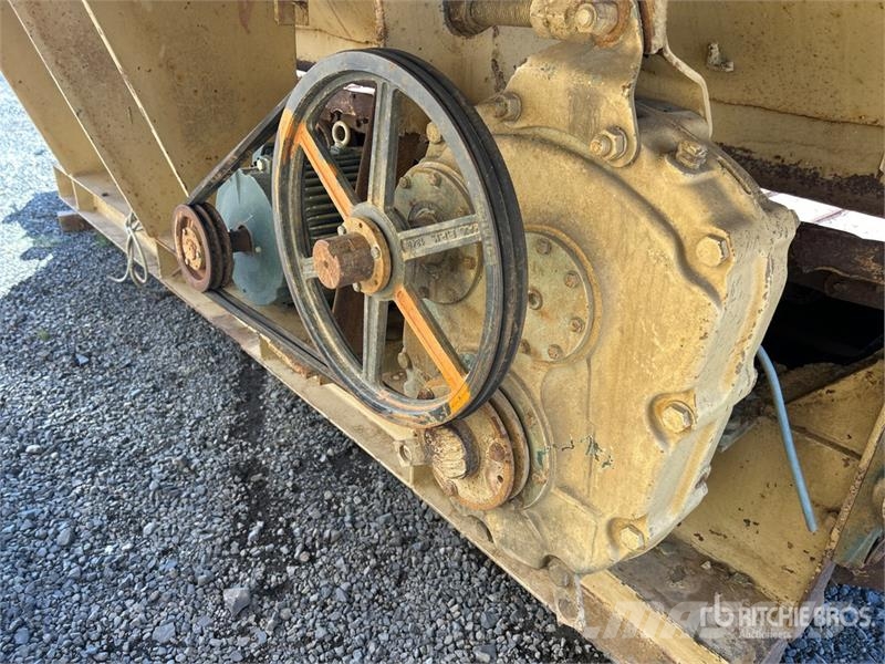  Aggregate Feeder Diger