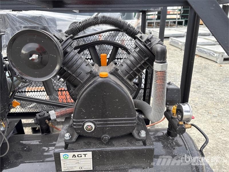 AGT AC 40 gal Air Compressor (Unused) Kompresori