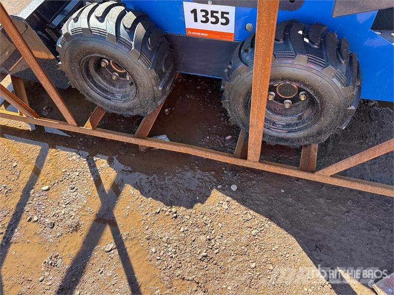 AGT MX-MRW14 Mini Skid Steer Loader (Unused) Skid steer loaders