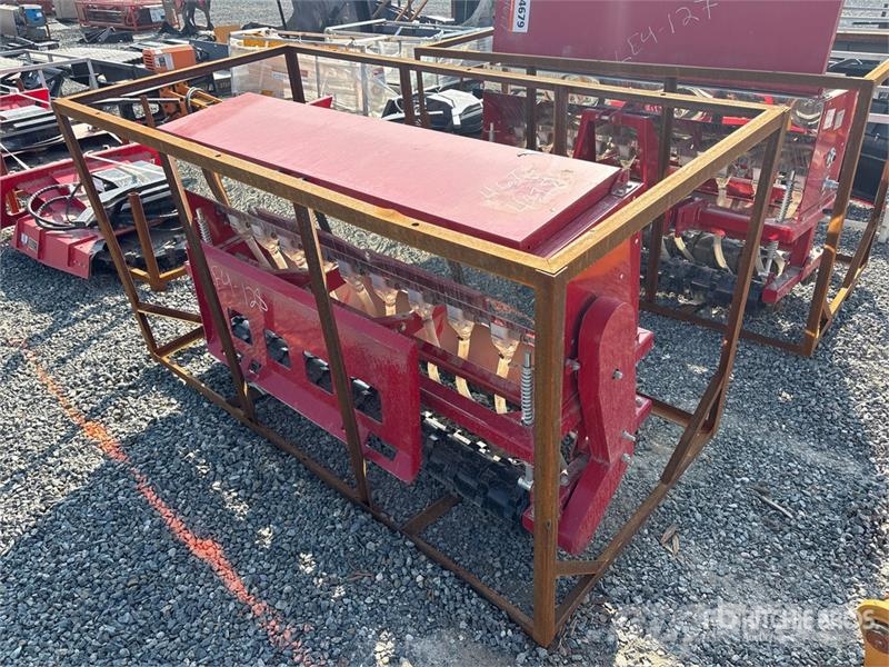 AGT STSD10 3-Point Hitch Skid Steer Seeder (Unused) مثاقيب