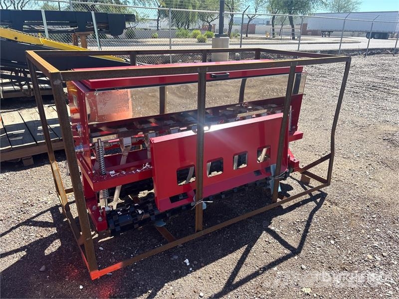 AGT STSD10 70 in 3-Point & Skid Steer Seeder (Unused) Mechanické secí stroje