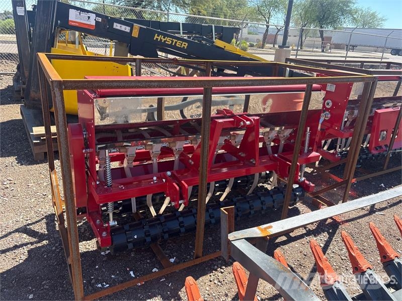 AGT STSD10 70 in 3-Point & Skid Steer Seeder (Unused) Mechanické secí stroje