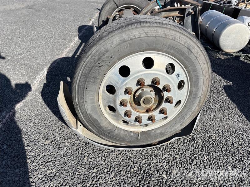 Air Lift Pusher Axle アクスル