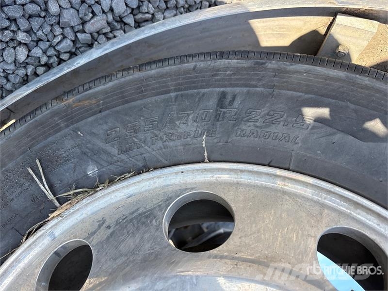 Air Lift Pusher Axle アクスル