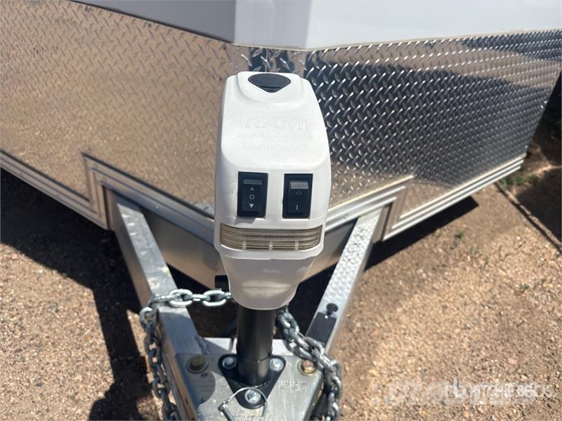Alcom 24 ft T/A Enclosed Trailer Furgons