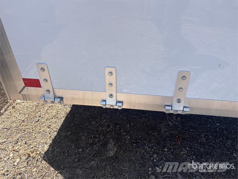 Alcom 24 ft T/A Enclosed Trailer Furgons