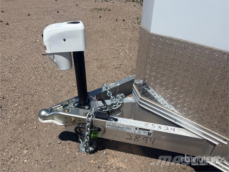 Alcom 24 ft T/A Enclosed Trailer Furgons