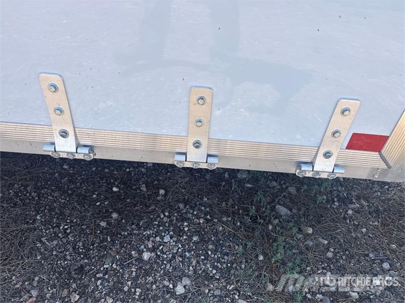 Alcom 24 ft T/A Enclosed Trailer Furgons
