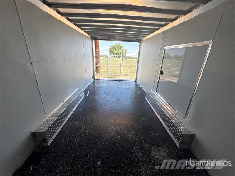 Alcom 24 ft T/A Enclosed Trailer Furgons