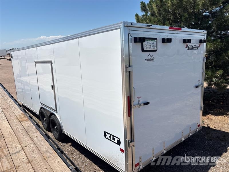 Alcom 24 ft T/A Enclosed Trailer Furgons