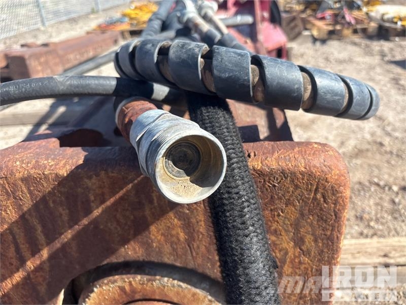 Allied AR130 96 in Hydraulic hammer with wet kit. 3500lbs Hidrolik kırıcılar