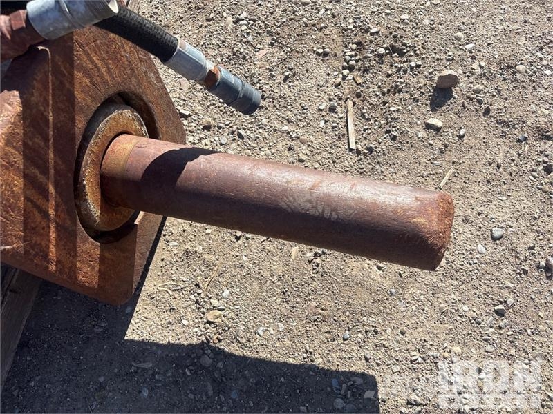 Allied AR130 96 in Hydraulic hammer with wet kit. 3500lbs Hidrolik kırıcılar