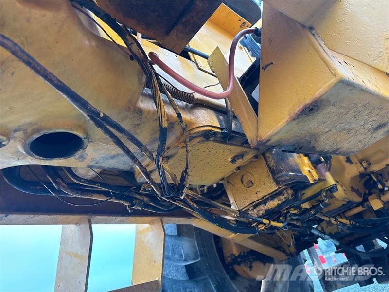 Allis Chalmers Chalmers 500 5000 lb Pneumatic Tire Forkl Другие складские механизмы