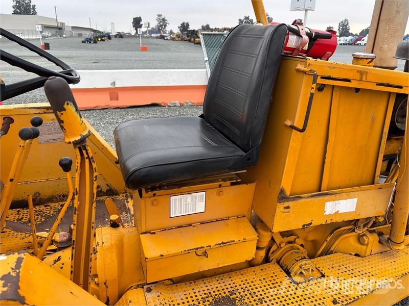 Allis Chalmers Chalmers 500 5000 lb Pneumatic Tire Forkl Другие складские механизмы