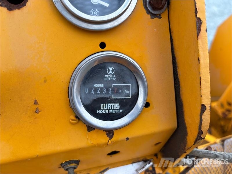 Allis Chalmers Chalmers 500 5000 lb Pneumatic Tire Forkl Другие складские механизмы