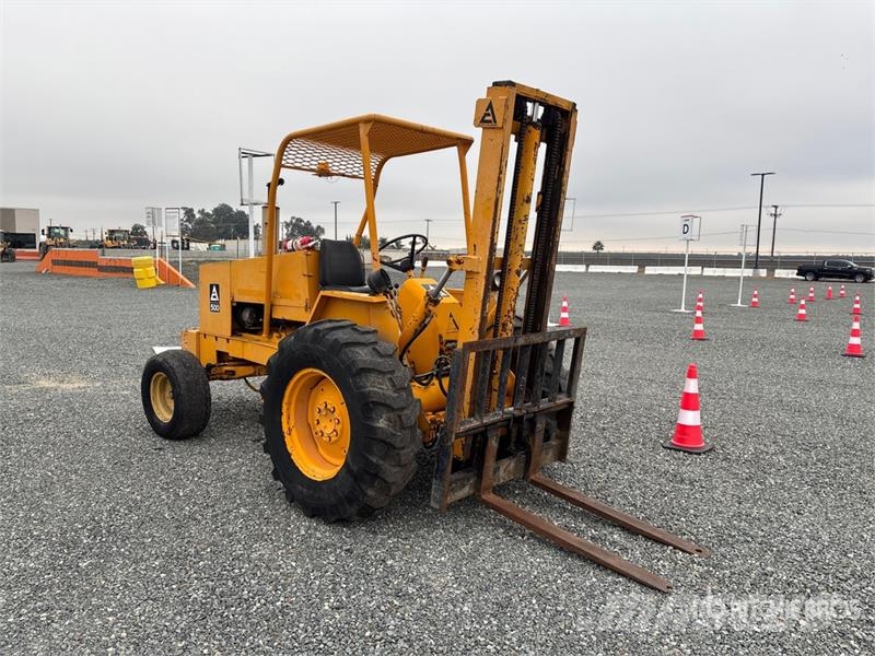Allis Chalmers Chalmers 500 5000 lb Pneumatic Tire Forkl Другие складские механизмы