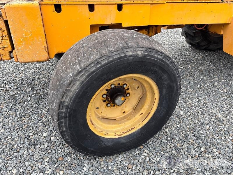 Allis Chalmers Chalmers 500 5000 lb Pneumatic Tire Forkl Другие складские механизмы