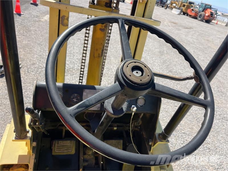 Allis Chalmers Chalmers FP4024 4800 lb Pneumatic Tire Fo Forklift trucks - others