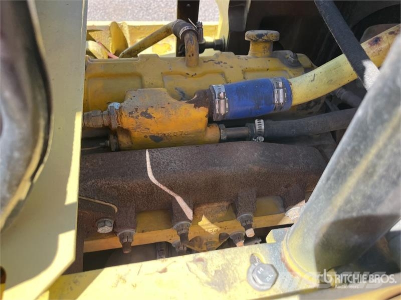 Allis Chalmers Chalmers FP4024 4800 lb Pneumatic Tire Fo Forklift trucks - others