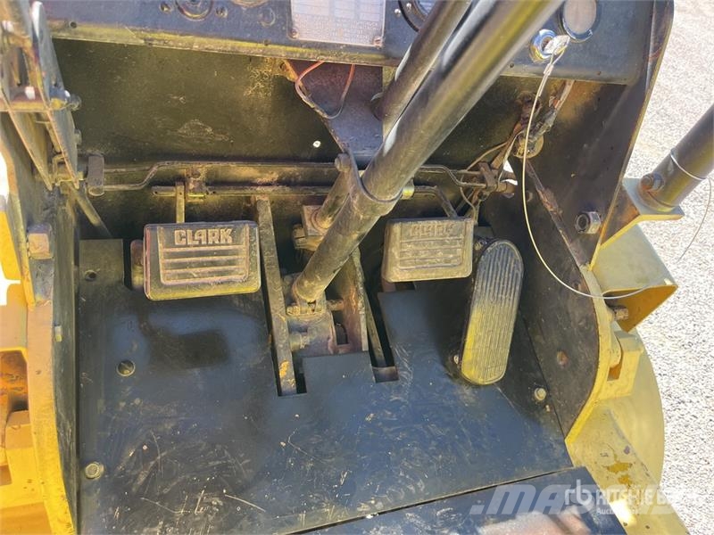 Allis Chalmers Chalmers FP4024 4800 lb Pneumatic Tire Fo Forklift trucks - others