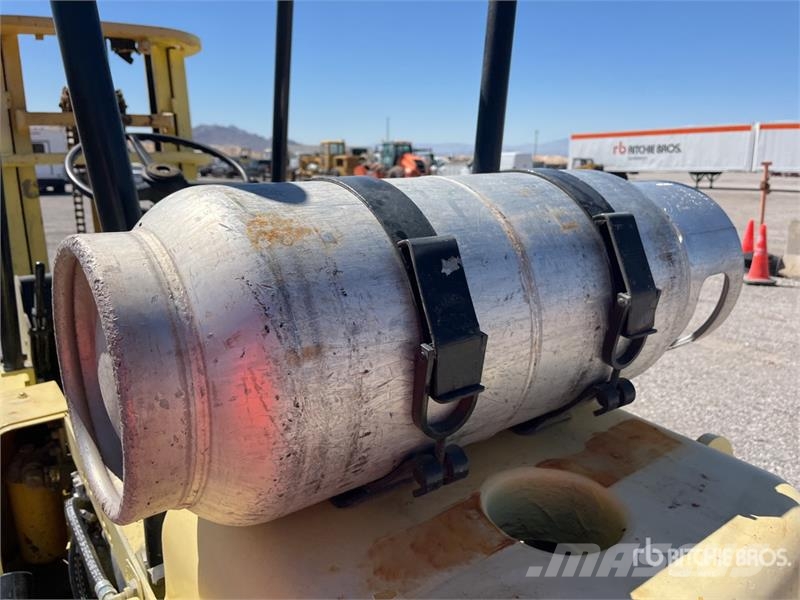 Allis Chalmers Chalmers FP4024 4800 lb Pneumatic Tire Fo Forklift trucks - others