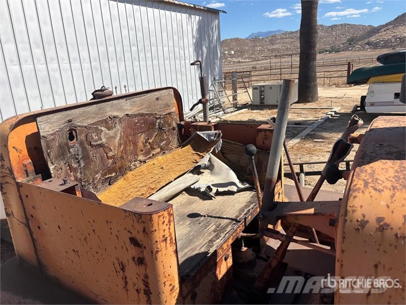 Allis Chalmers of (3) Allis Chalmers HD7 Crawler Dozer بلدوزرات مجنزرة