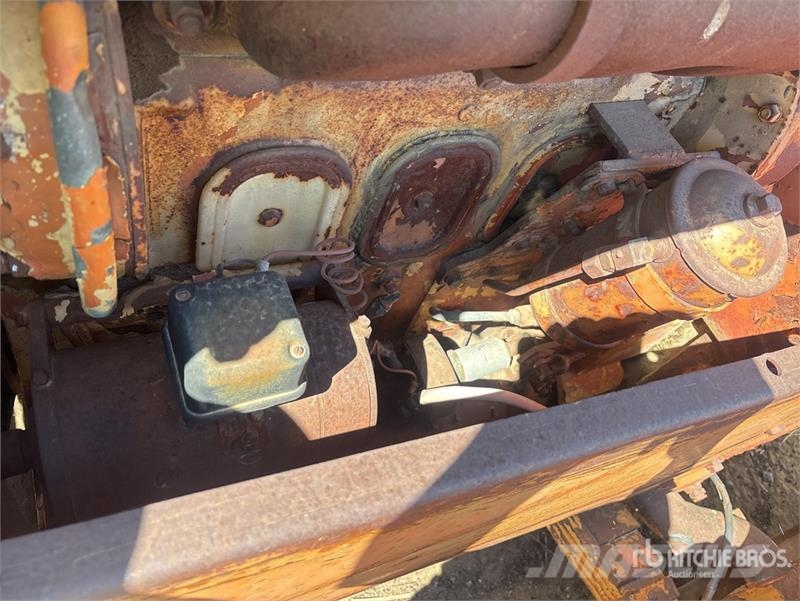 Allis Chalmers of (3) Allis Chalmers HD7 Crawler Dozer بلدوزرات مجنزرة