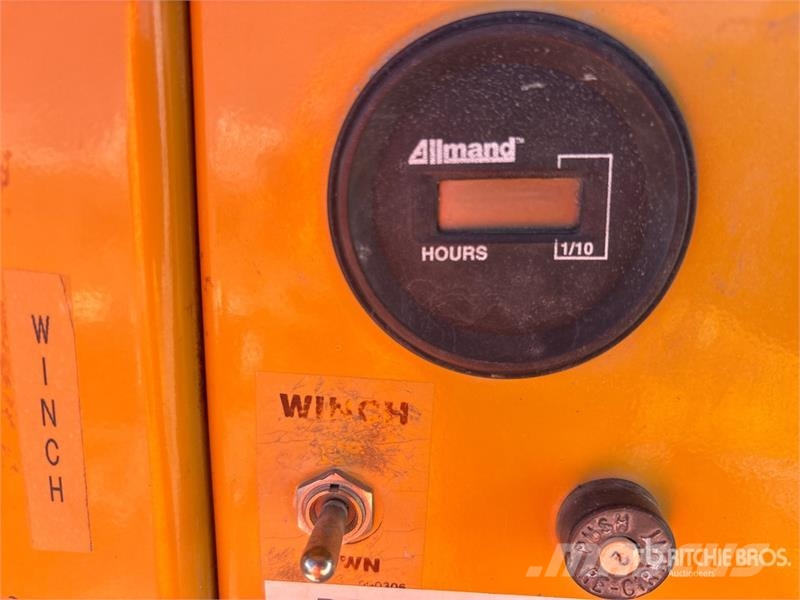 Allmand Maxi-Lite Light Tower Mobiilsed valgustusseadmed