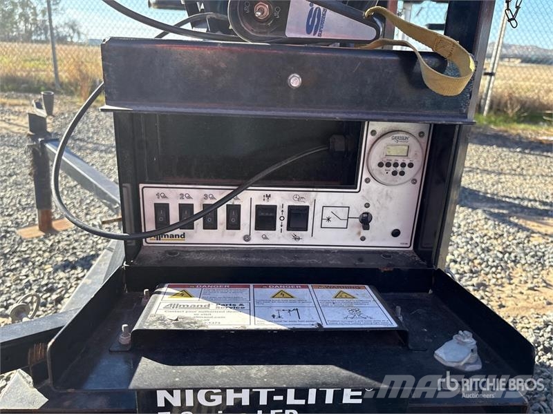 Allmand NIGHT-LITE E-SE 320 W Light Tower Svetlobni stolpi