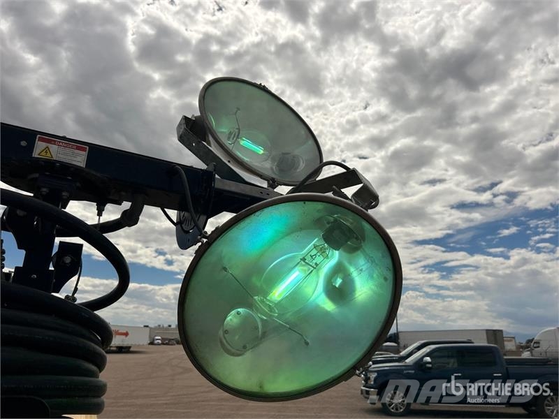 Allmand NLPII-V 8 kW Light Tower Torres de iluminação