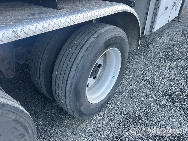 Alloy AGTFB39B3 32 ft Tri/A B-Train Lead Flatbed Trailer Pritschenanhänger