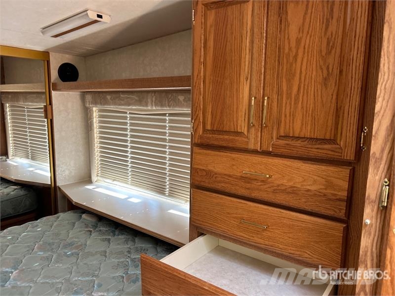  Alpenlite M-35RL-SHO 35 ft 6 in T/A Travel Trailer مقطورات أخرى