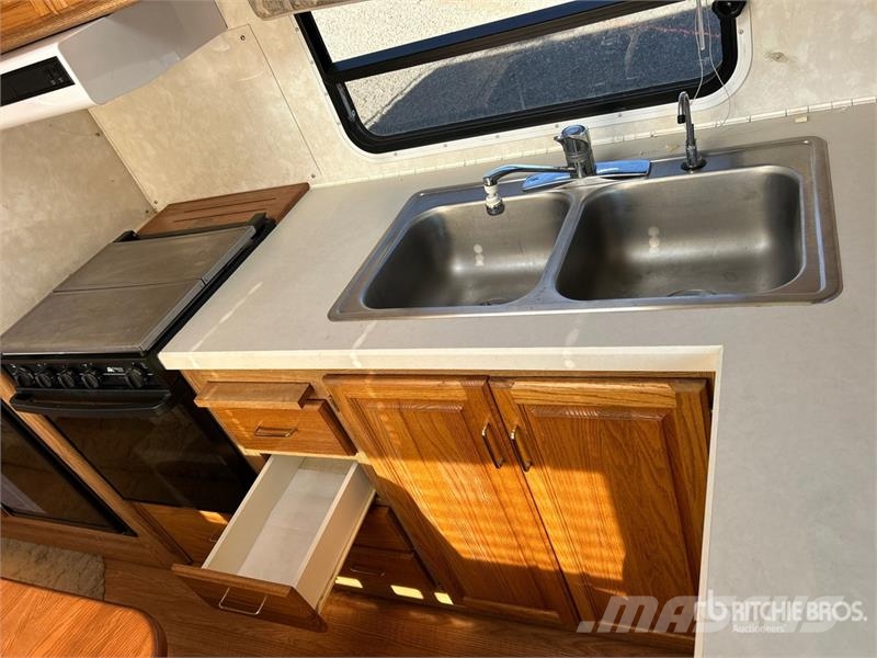  Alpenlite M-35RL-SHO 35 ft 6 in T/A Travel Trailer مقطورات أخرى