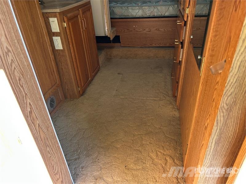  Alpenlite M-35RL-SHO 35 ft 6 in T/A Travel Trailer مقطورات أخرى